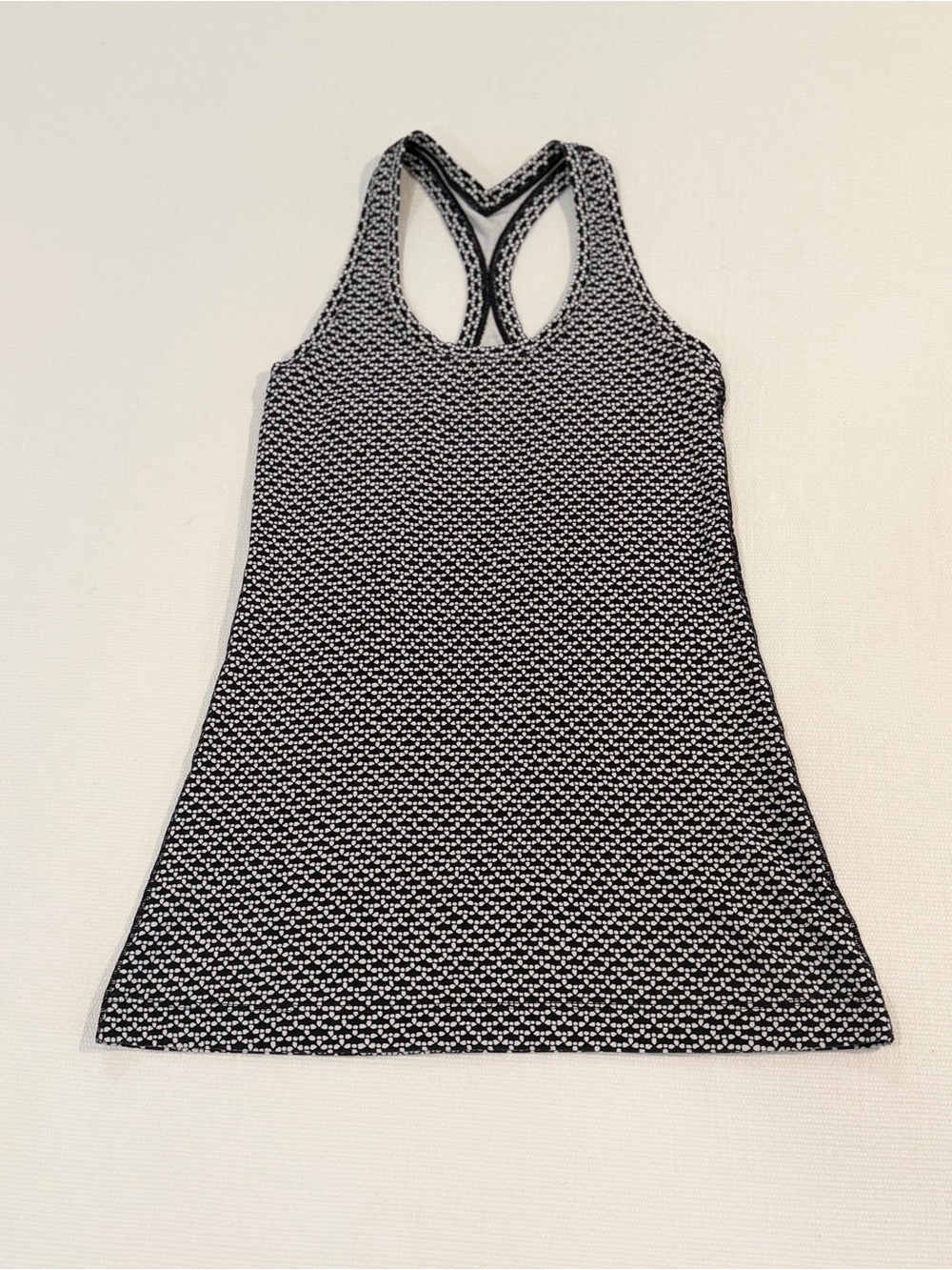 lululemon athletica Cool Black & White Racerback Tank II Nulu Women’s Size 2